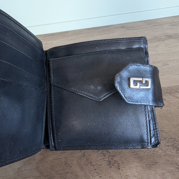 Gucci Monogram Canvas Wallet - Picture 8 of 11